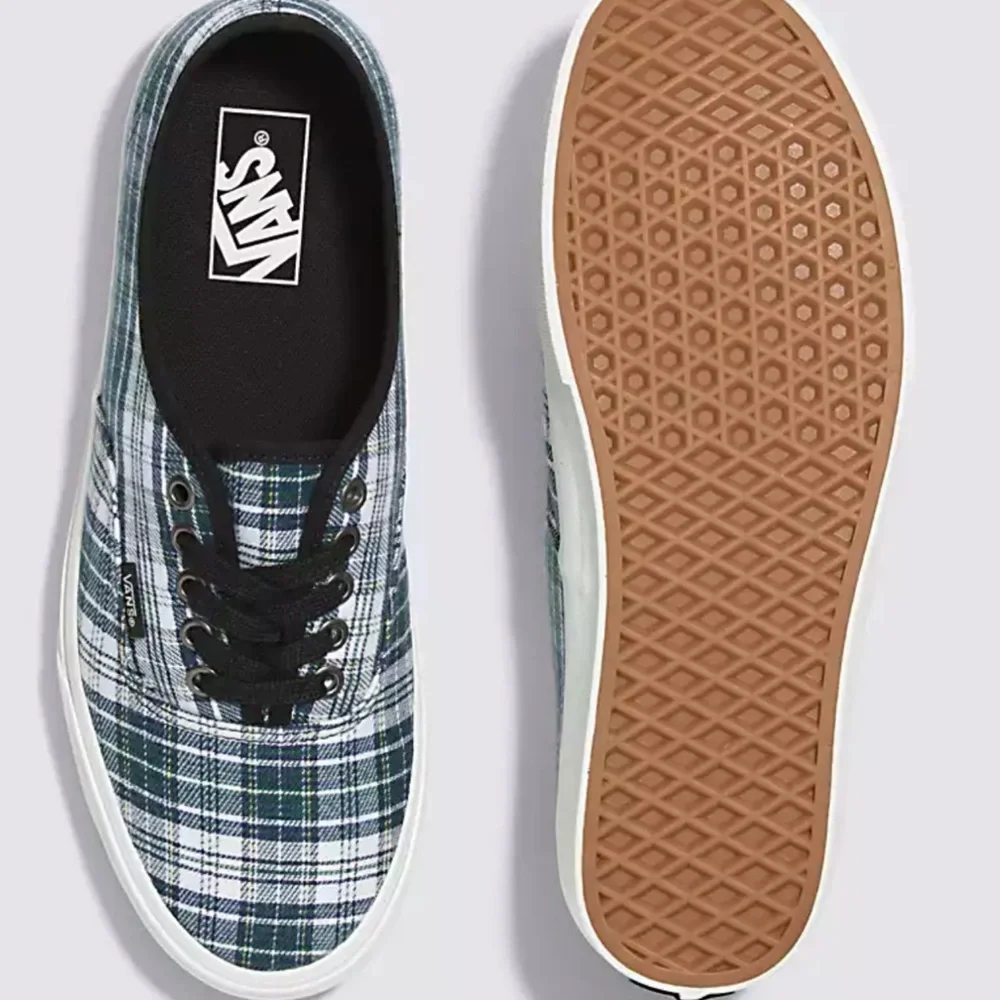 Vans Men’s Authentic
Grunge Plaid Multi
VN0009PVBMB
Sneakers - Picture 7 of 16